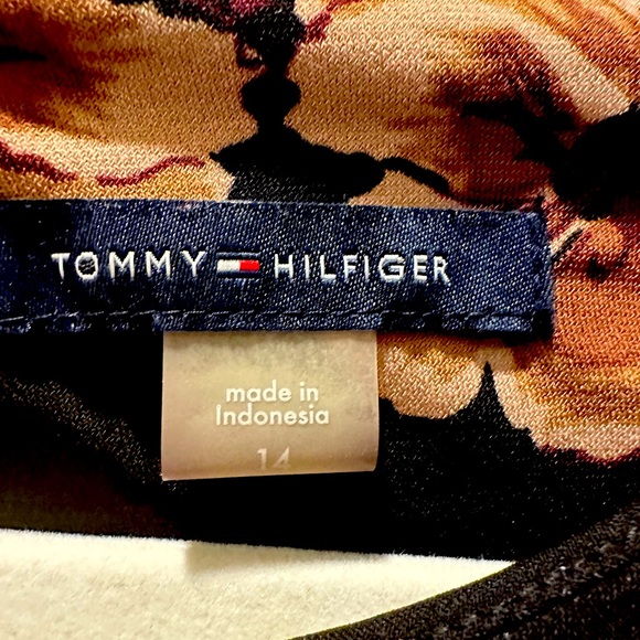 Tommy Hilfiger Dresses & Skirts - Stretch soft adorable brown- black flowers dress